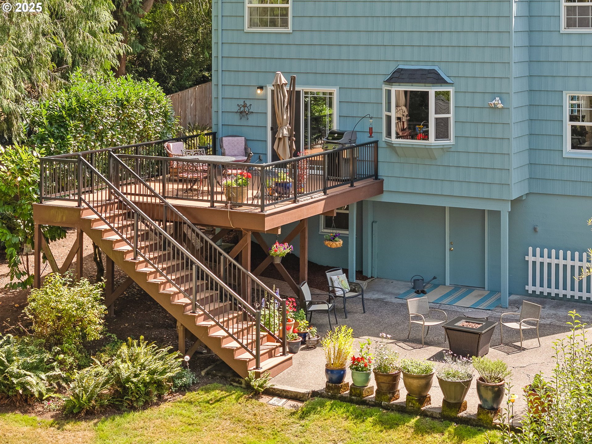 5959 Southwest Brugger Street Portland, OR 97219 - Photo 37 of 40 Deck