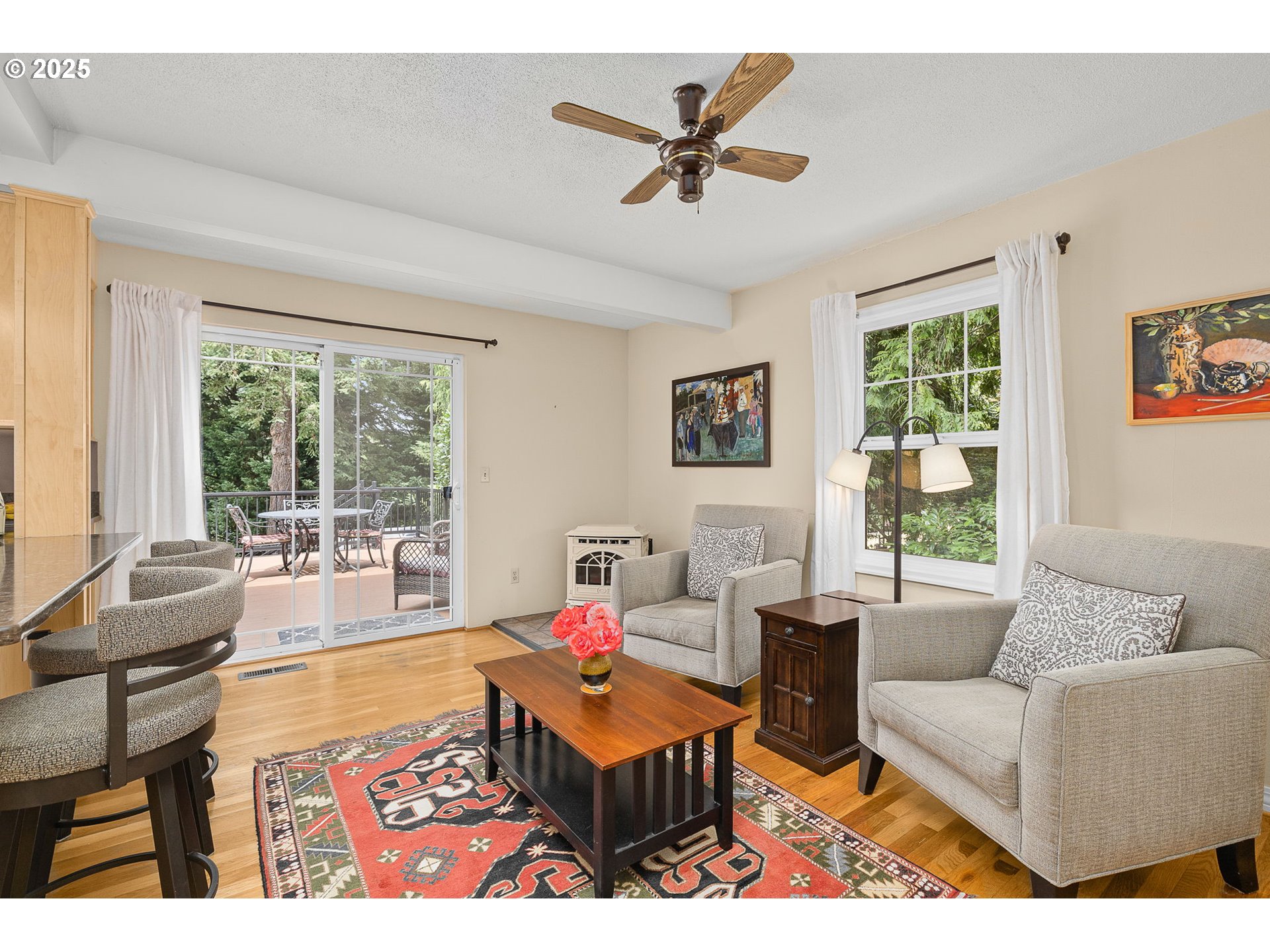 5959 Southwest Brugger Street Portland, OR 97219 - Photo 4 of 40 Breakfast Area