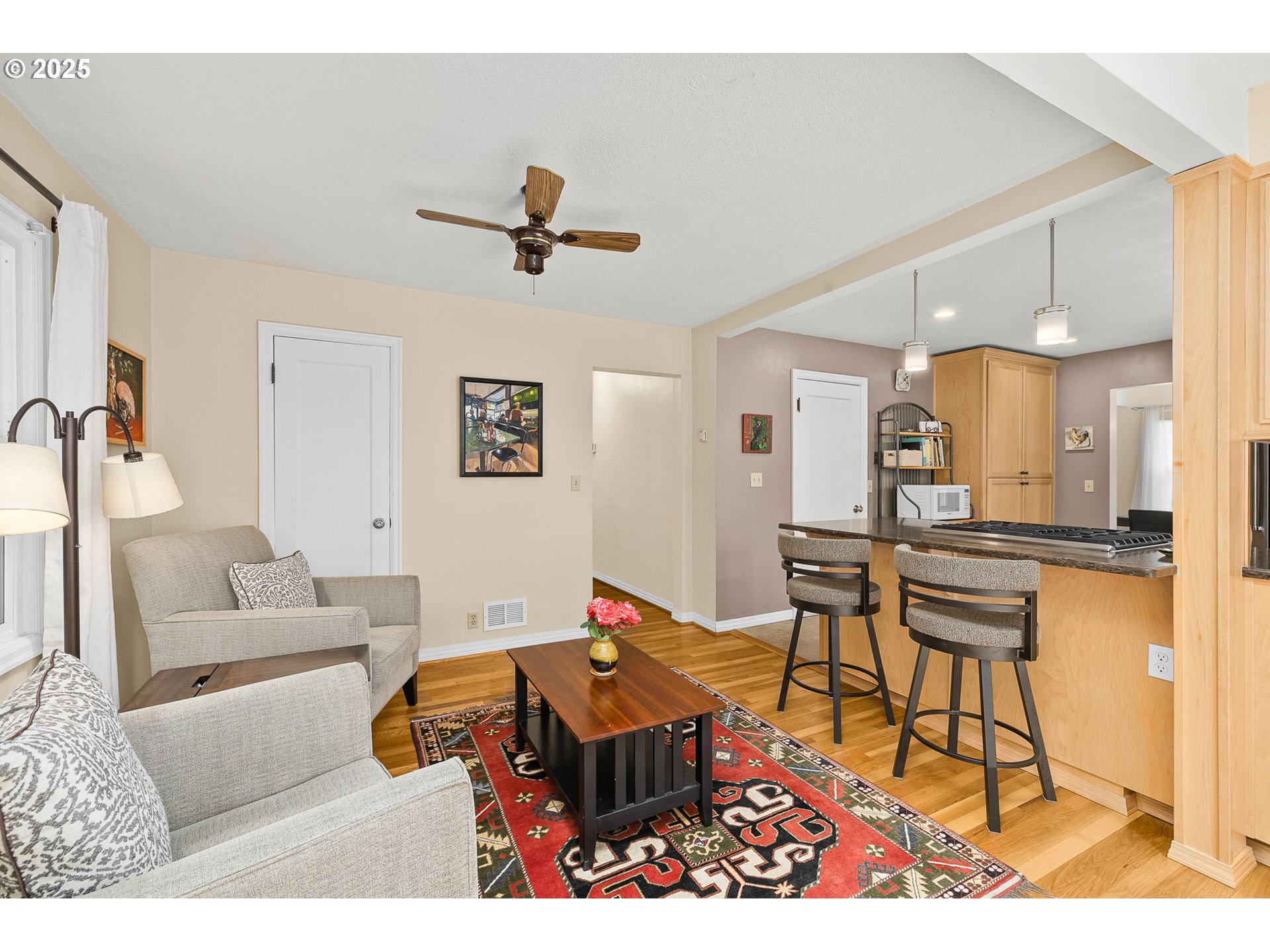 5959 Southwest Brugger Street Portland, OR 97219 - Photo 5 of 40 Breakfast Area