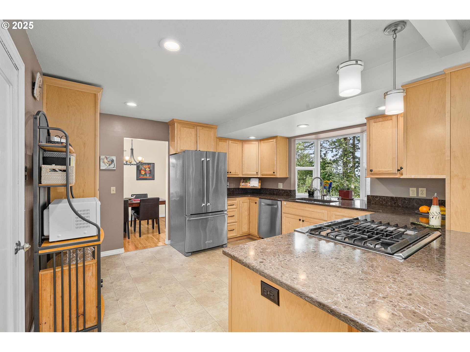 5959 Southwest Brugger Street Portland, OR 97219 - Photo 7 of 40 Kitchen