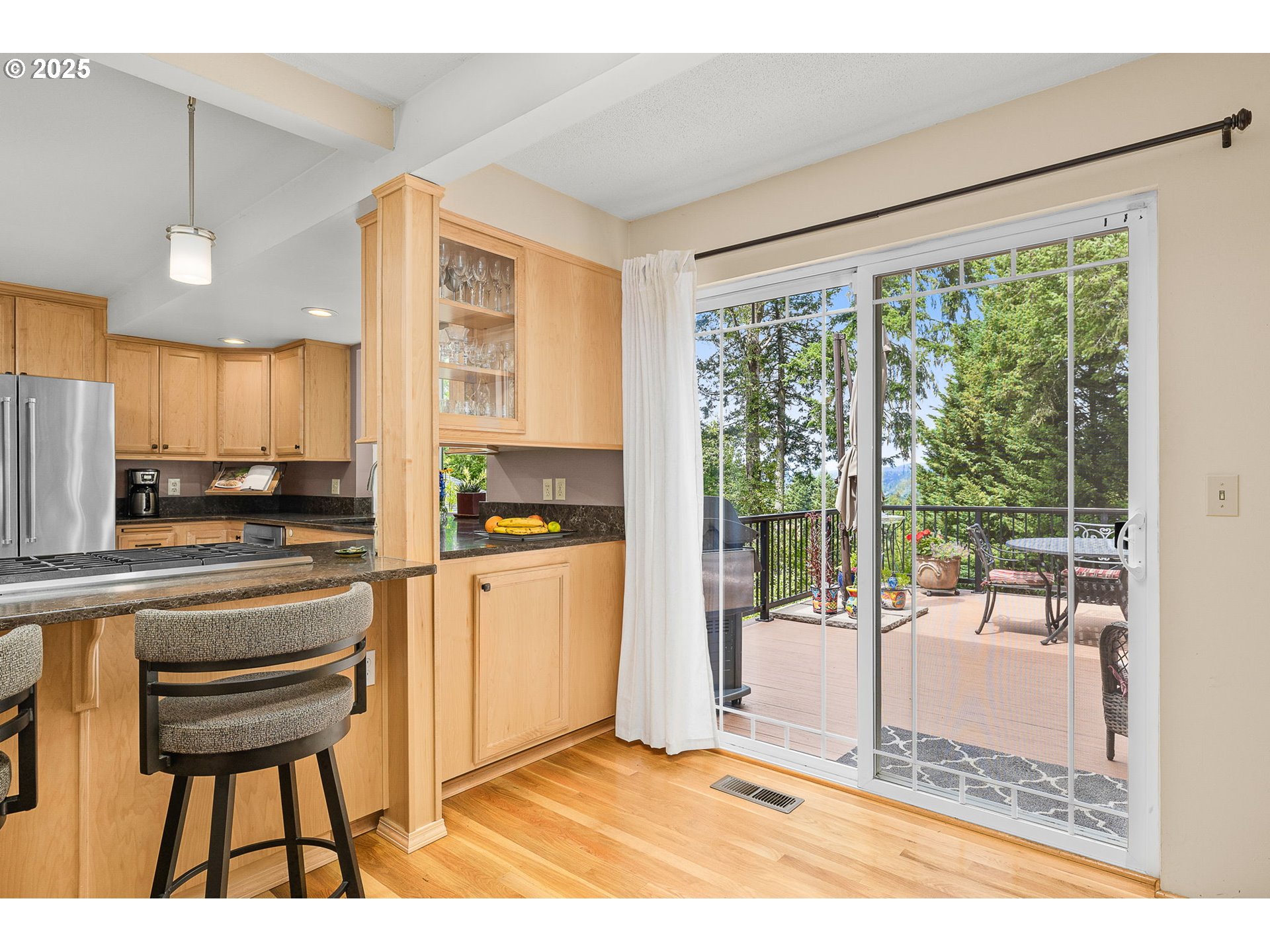 5959 Southwest Brugger Street Portland, OR 97219 - Photo 9 of 40 Deck
