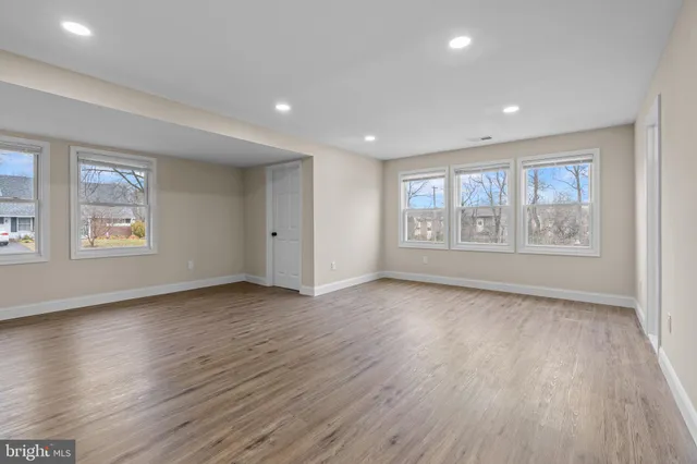 $542,500 | 64 Vividleaf Lane, Levittown, PA 19054