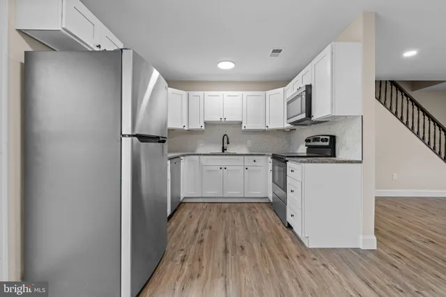 $542,500 | 64 Vividleaf Lane, Levittown, PA 19054