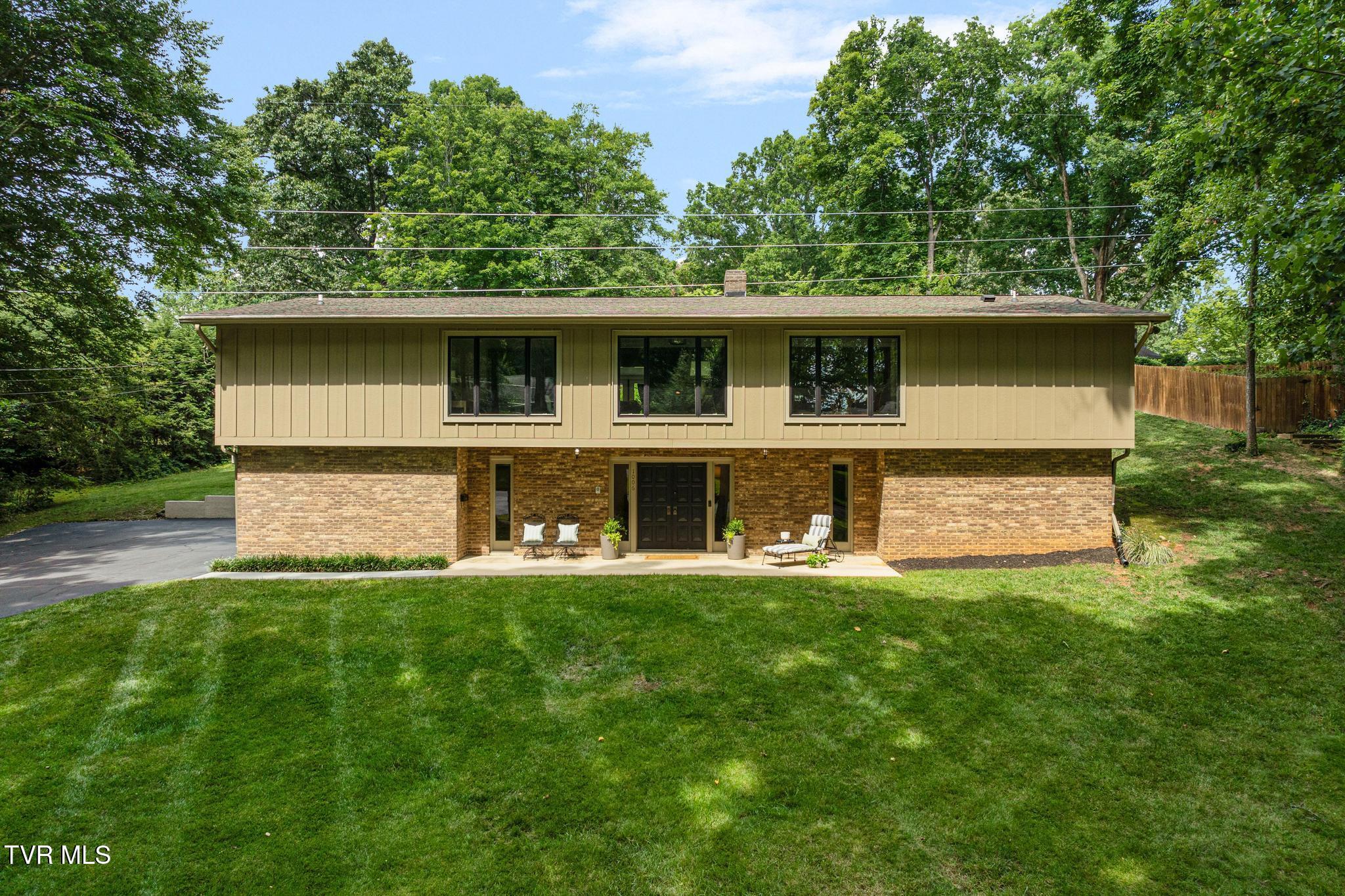 1006 Friar Tuck Rd