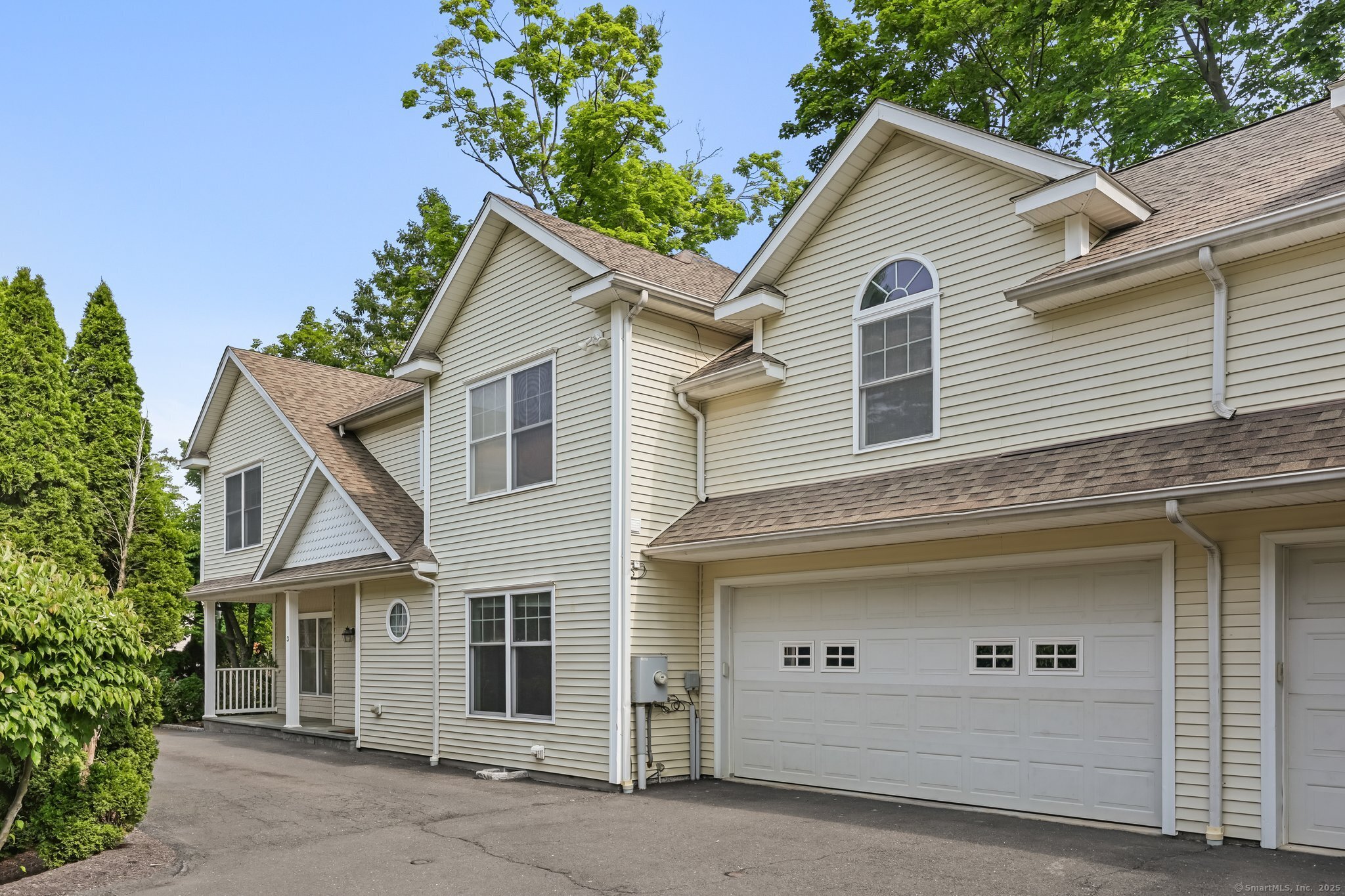 a view of white house