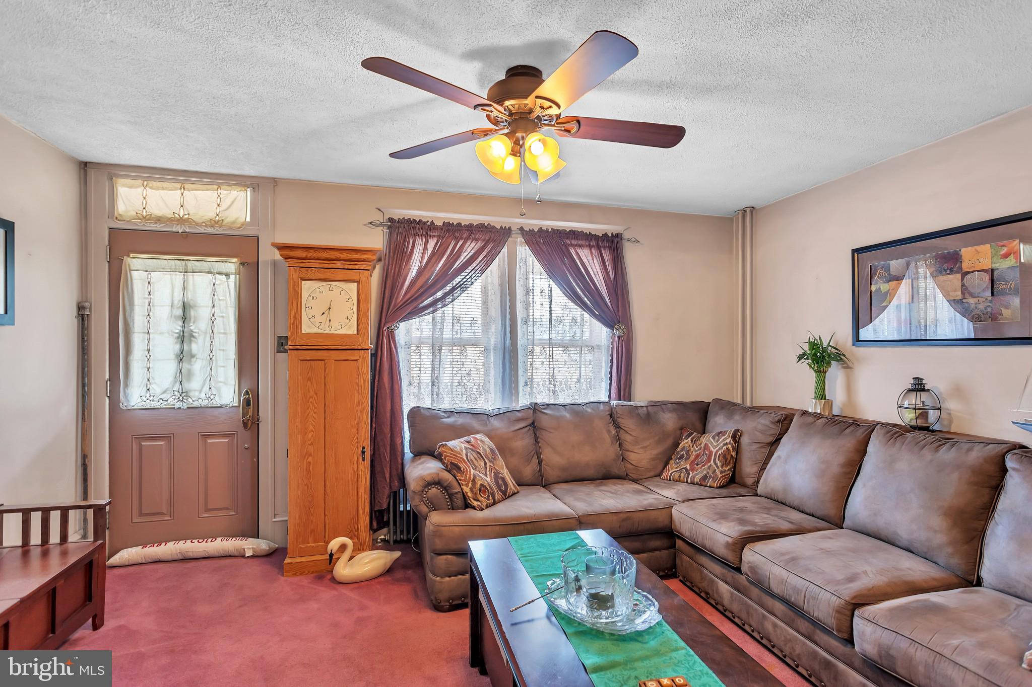 465 Nutt Road Phoenixville, PA 19460 - Photo 4 of 24 Living Room