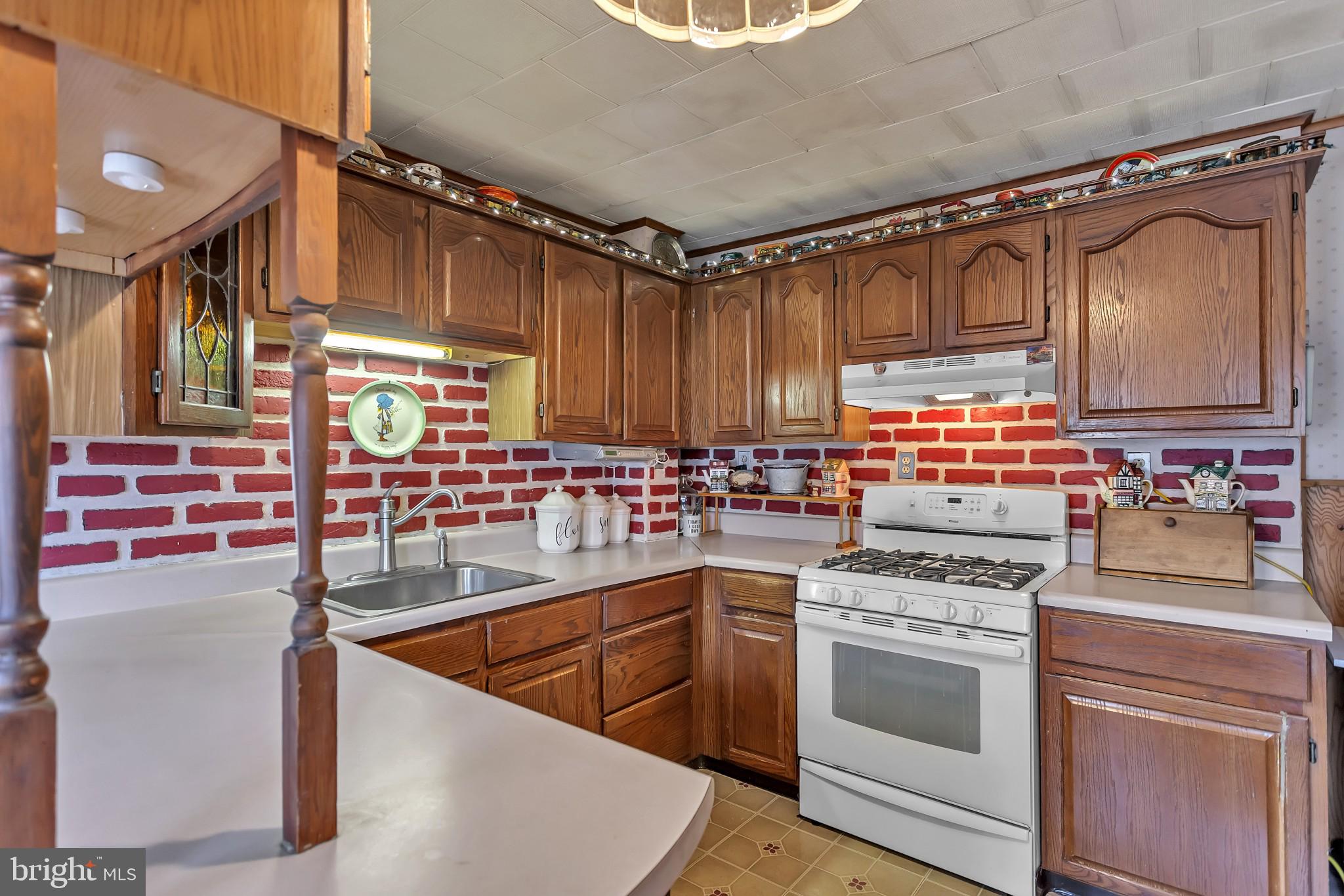 465 Nutt Road Phoenixville, PA 19460 - Photo 8 of 24 Gas Cooking, Plenty of Cabinets