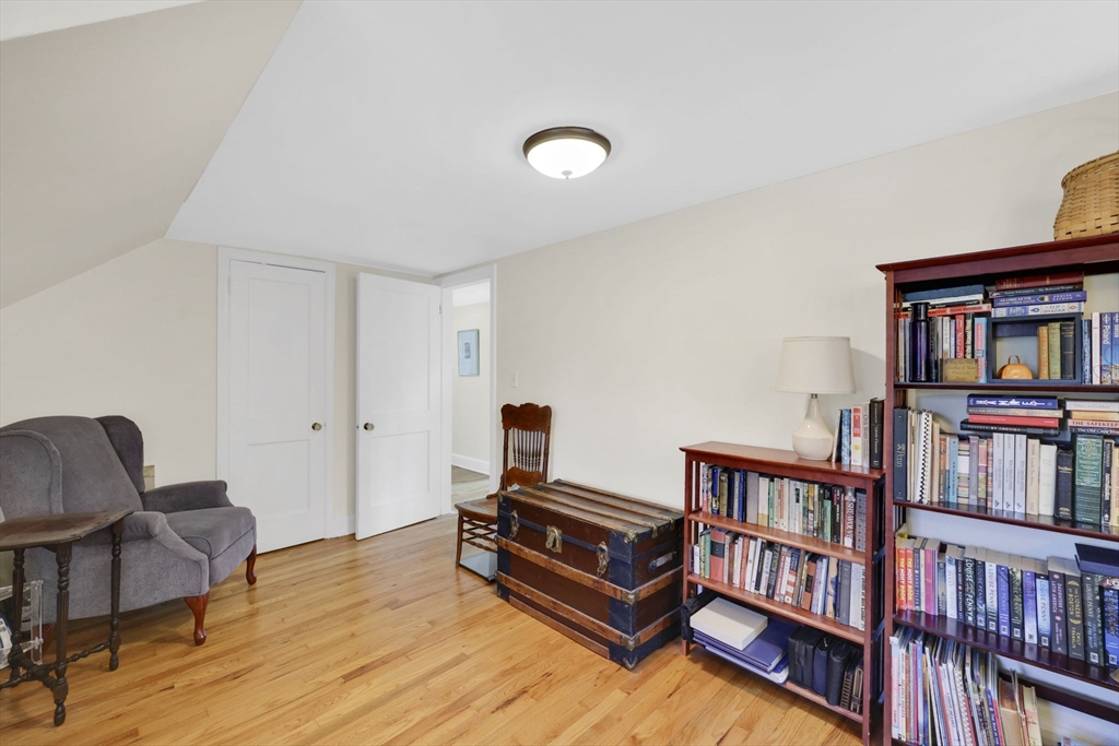 378 Roosevelt Avenue Springfield, MA 01118 - Photo 21 of 37