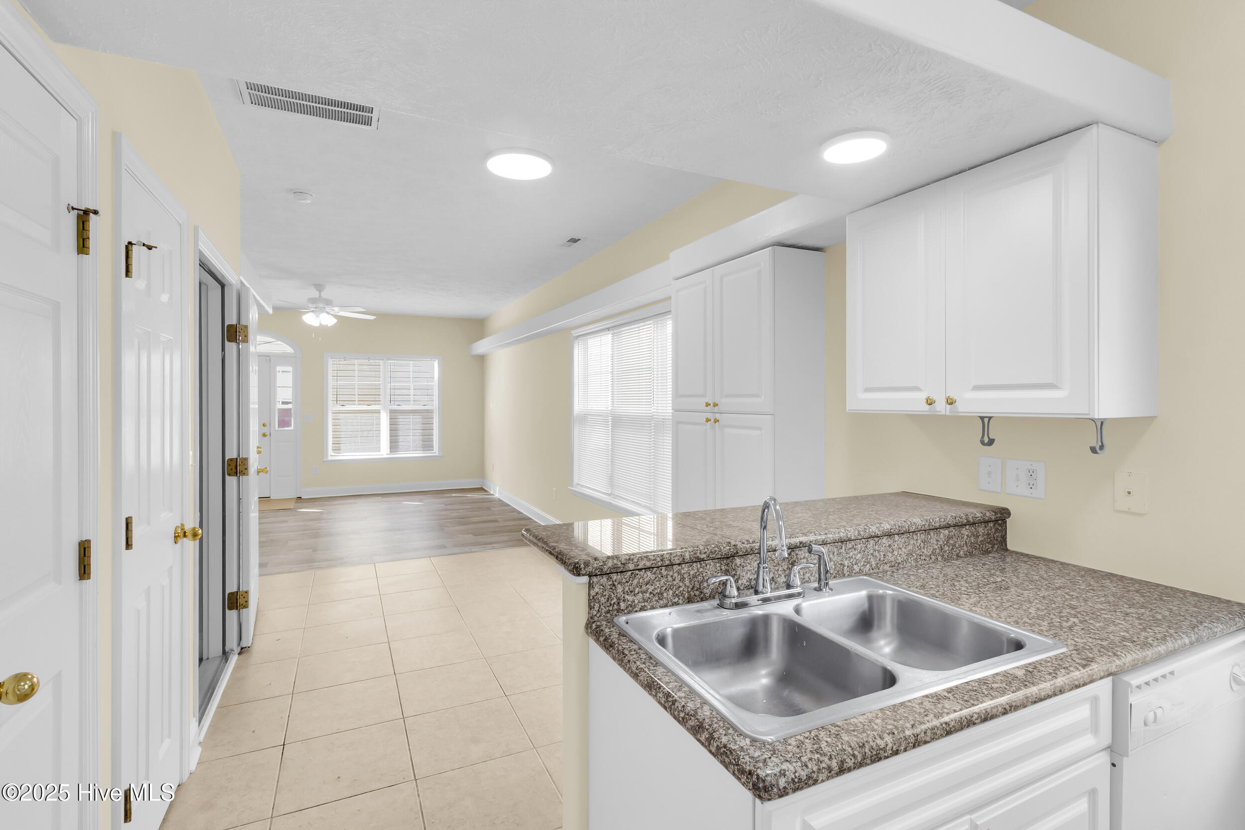 504 Sea Knight Lane Havelock, NC 28532 - Photo 11 of 29 11_10