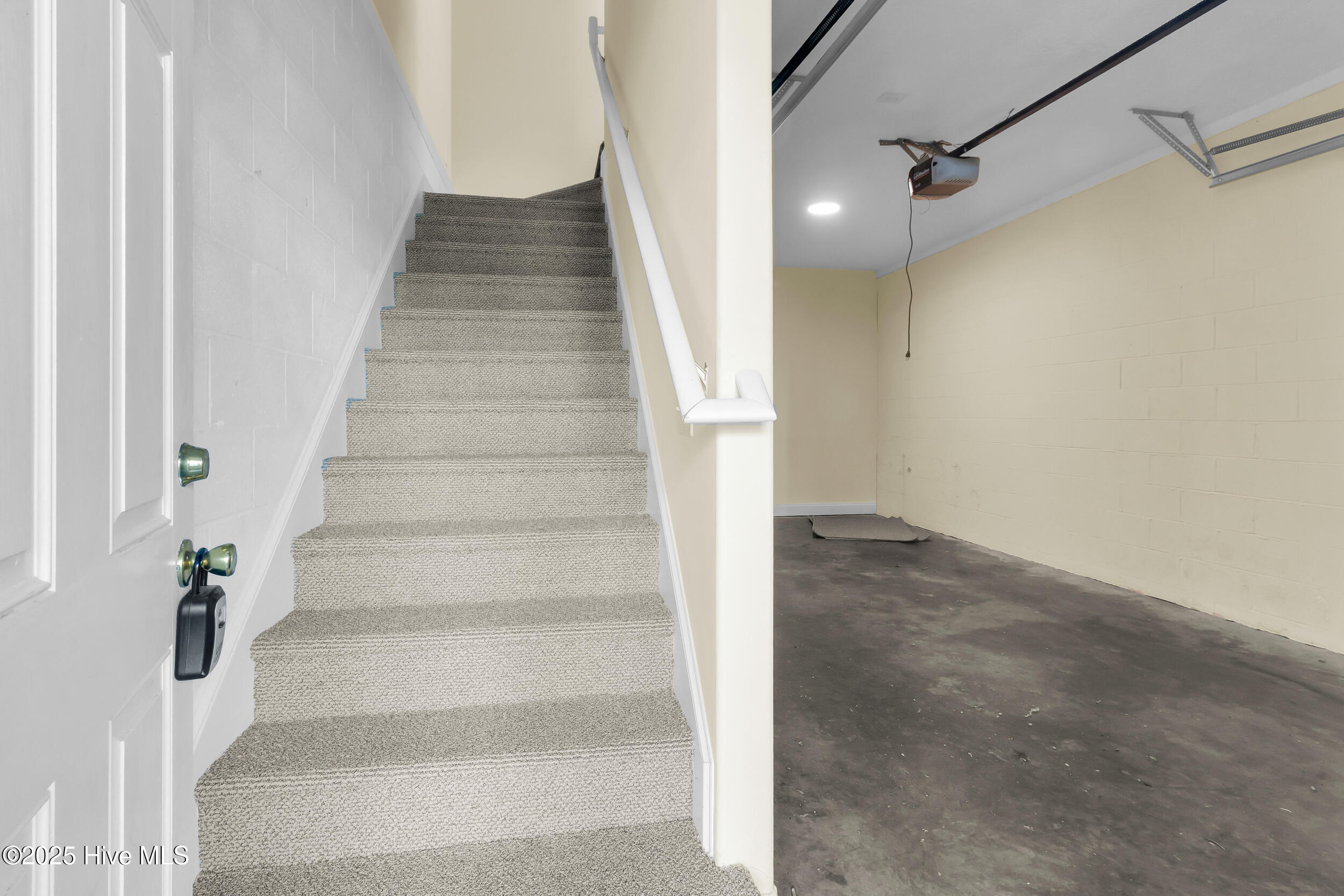 504 Sea Knight Lane Havelock, NC 28532 - Photo 2 of 29 2_1