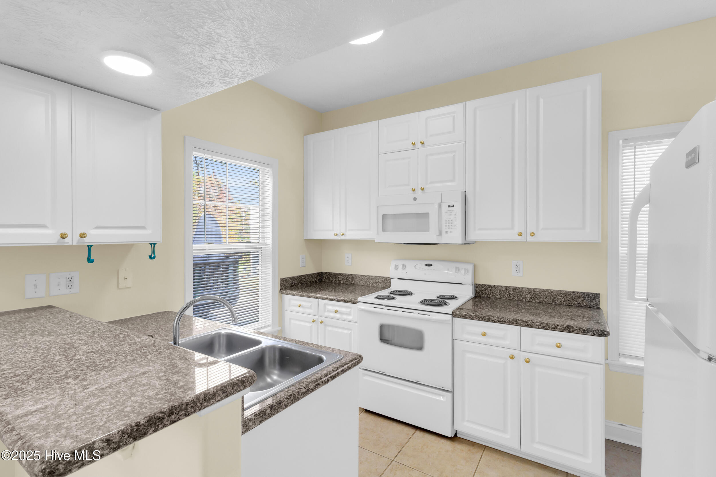 504 Sea Knight Lane Havelock, NC 28532 - Photo 10 of 29 10_9