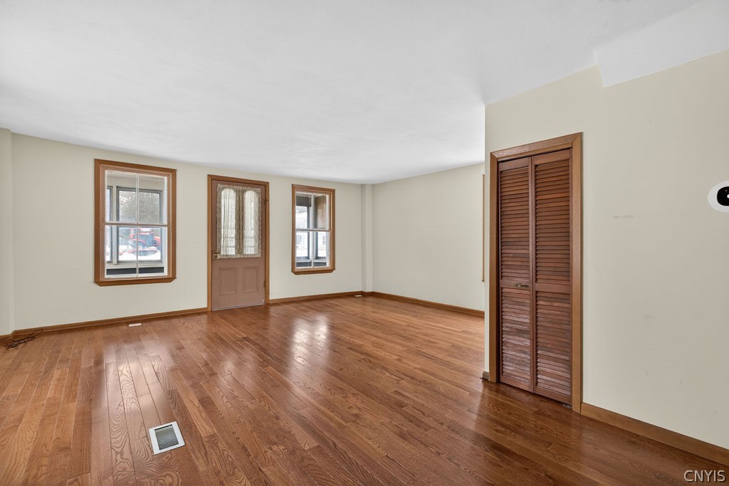 153 West Seneca Street Manlius, NY 13104 - Photo 7 of 38