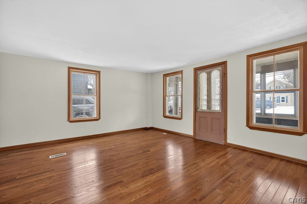 153 West Seneca Street Manlius, NY 13104 - Photo 8 of 38