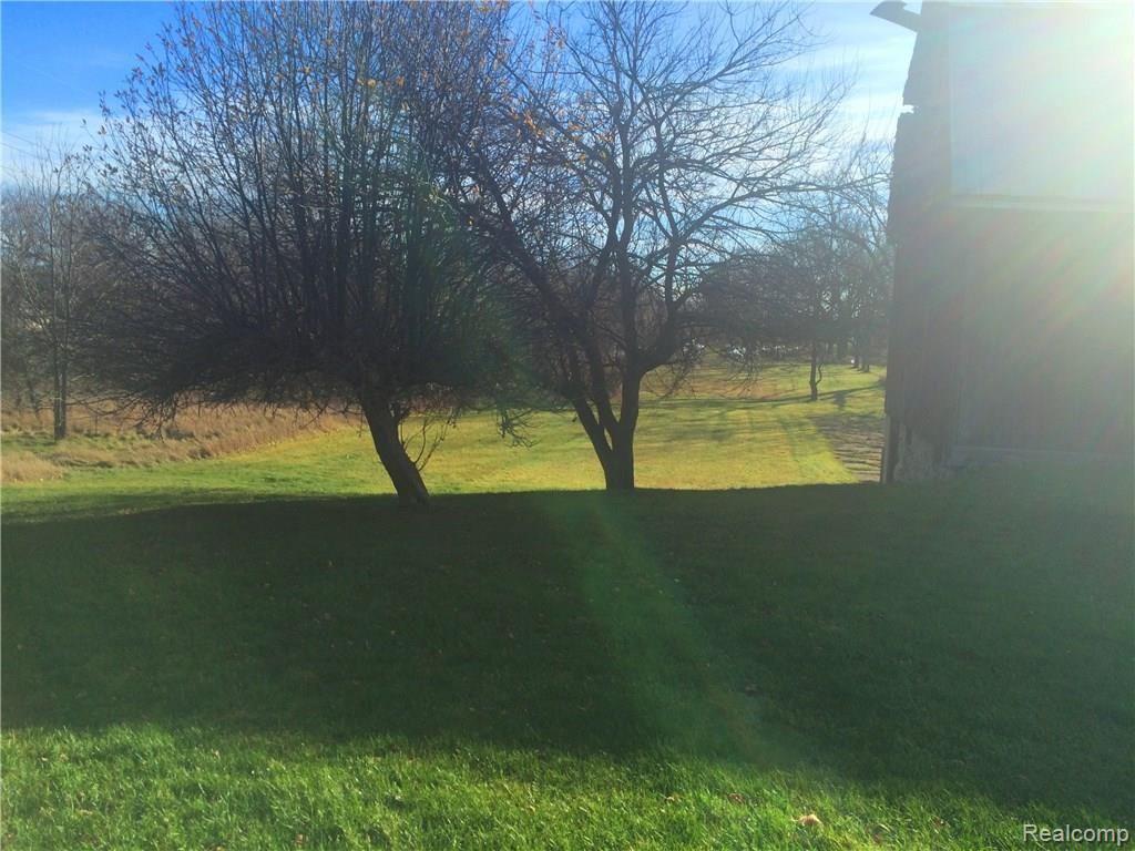 12175 Rattalee Lake Road Davisburg, MI 48350 - Photo 15 of 41