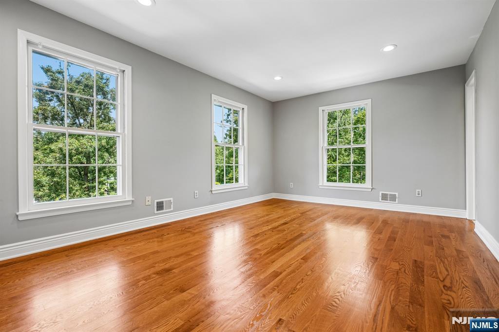 7 Gordon Road Essex Fells, NJ 07021 - Photo 26 of 39 Gallery Image 26