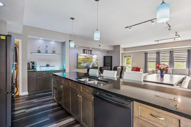 $2,495 | 1829 Park Avenue, Unit 7X, Minneapolis, MN 55404