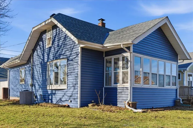 $250,000 | 6630 37th Avenue, Kenosha, WI 53142