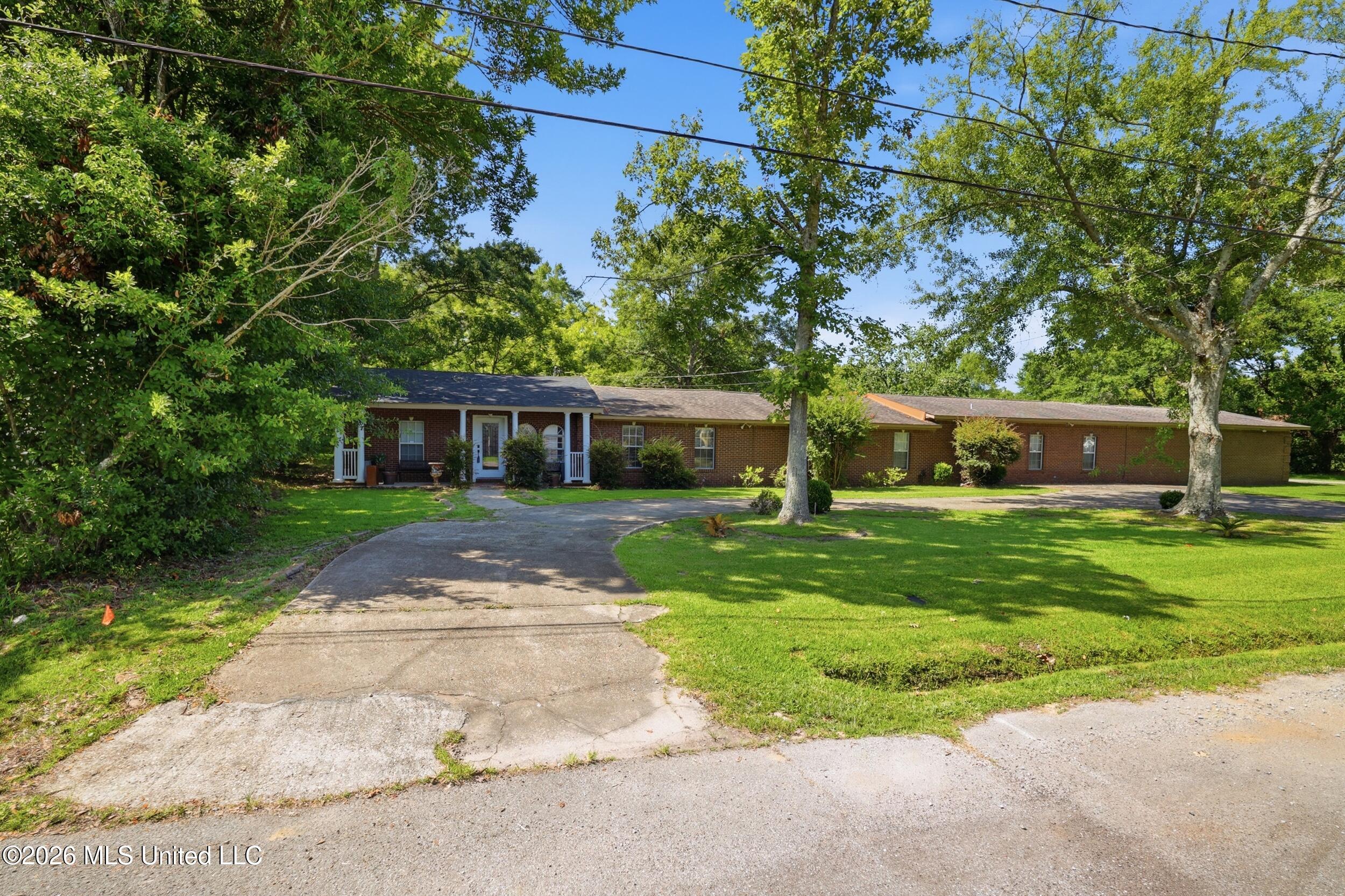 3518 Hemlock Avenue Moss Point, MS 39563 - Photo 3 of 62 4_r6__7408