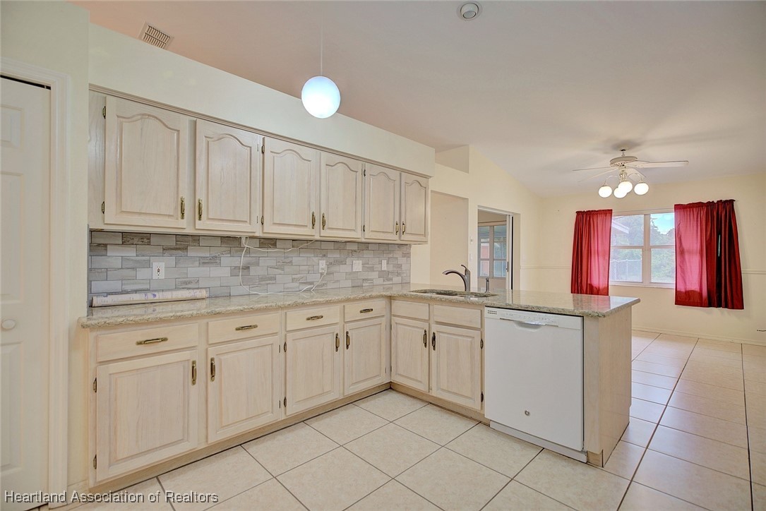 2900 Thunderbird Road Sebring, FL 33872 - Photo 12 of 38 Gallery Image 12