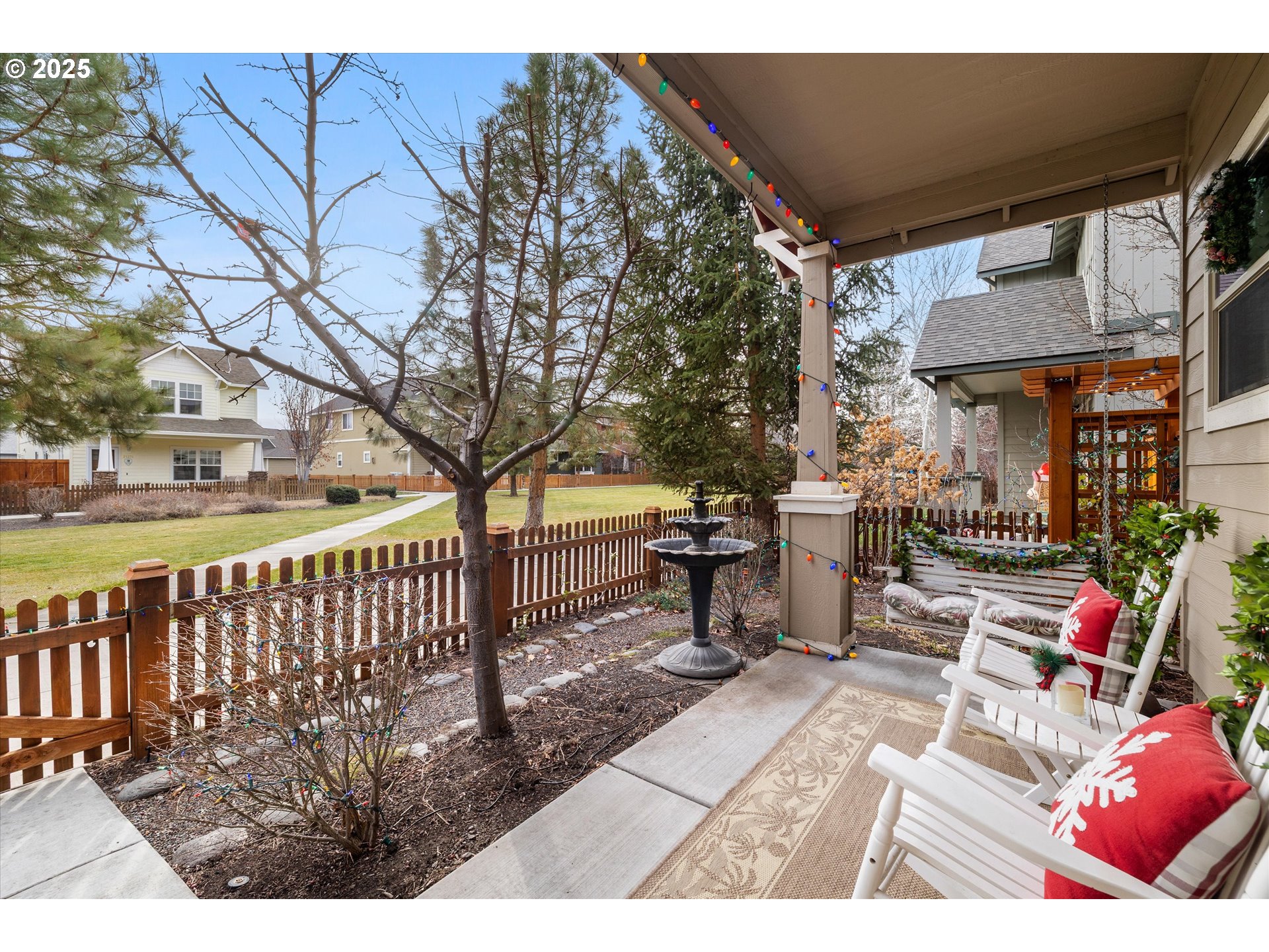 21281 Bellflower Place Bend, OR 97702 - Photo 34 of 48 a view of a chairs and tables in the patio