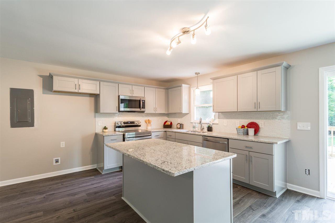 5513 Roslyn Road Durham, NC 27712 - Photo 2 of 24