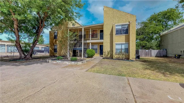 front view of house with a yard