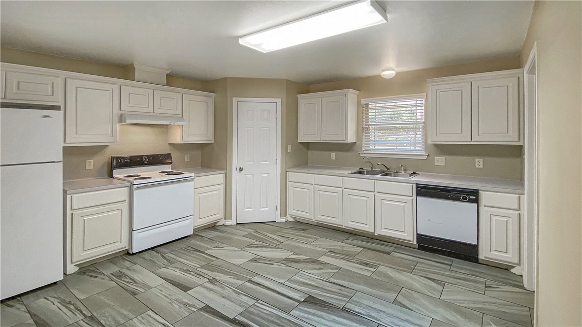 9939 Risky's Ranch Drive, Unit 9939 College Station, TX 77845 - Photo 6 of 10