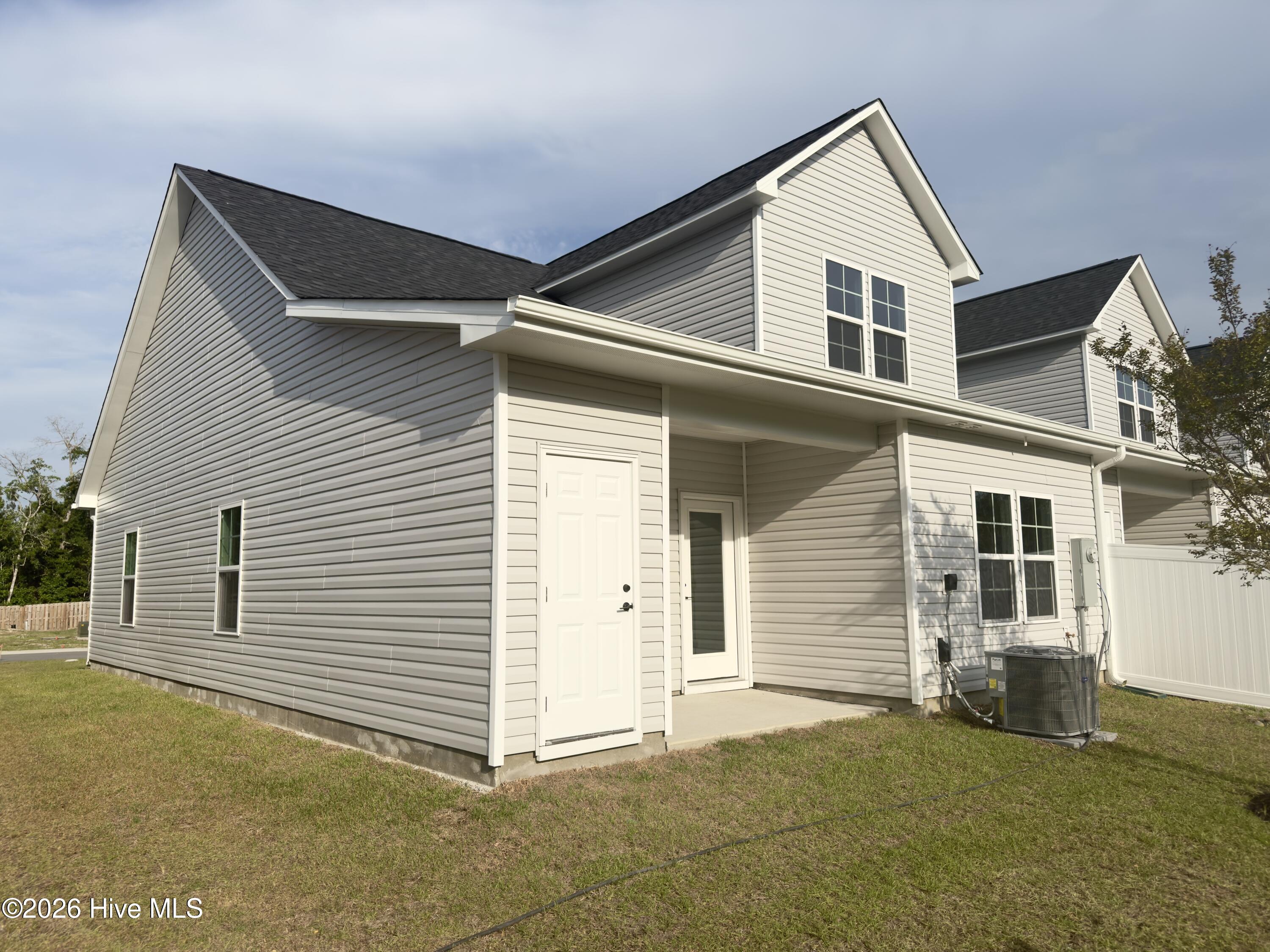 495 Timbercrest Circle Bolivia, NC 28422 - Photo 25 of 27 Home of similar model. Current home is under construction.
