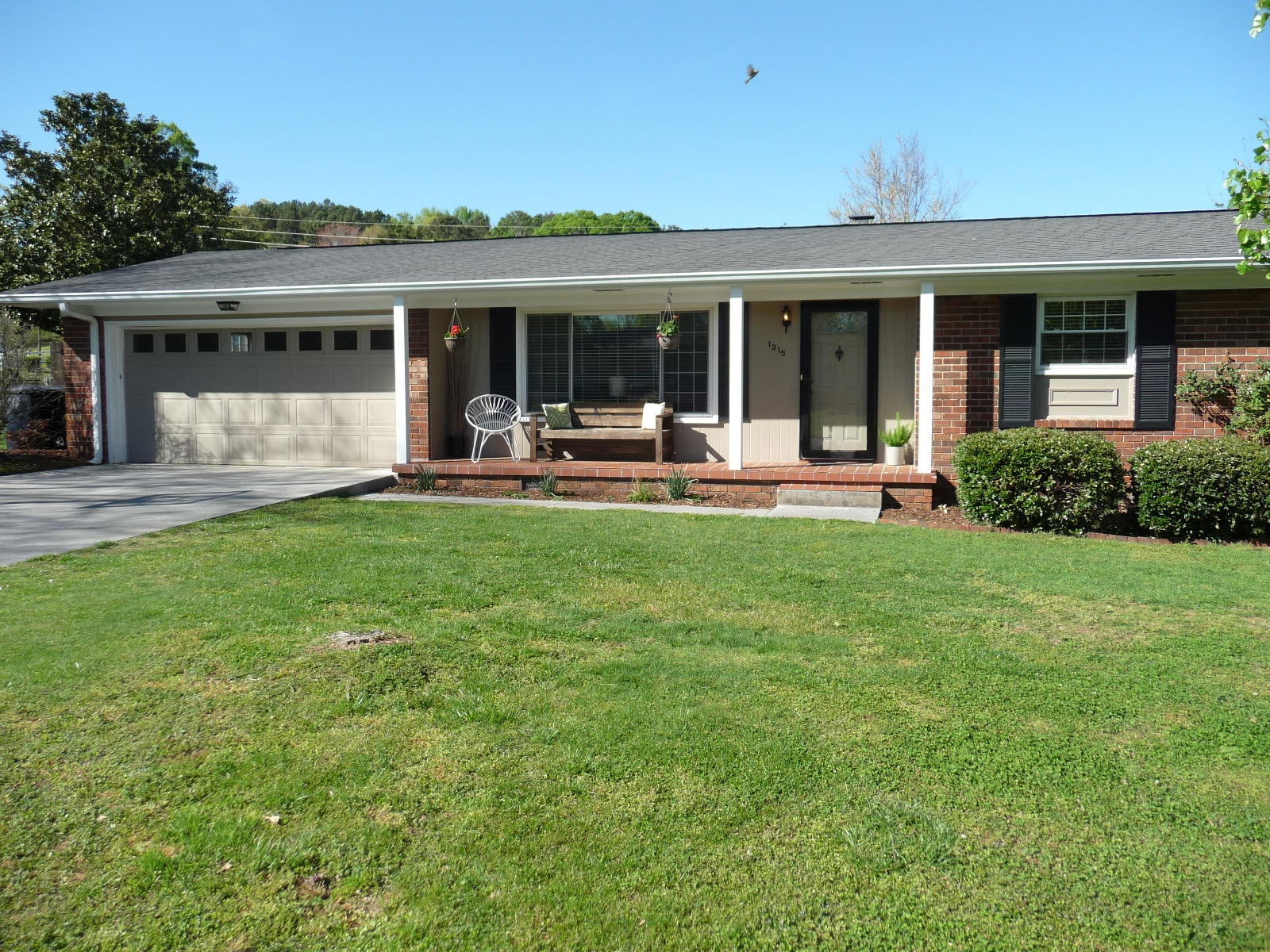 1315 Ridgefield Circle Chattanooga, TN 37412 - Photo 1 of 31 P1170974
