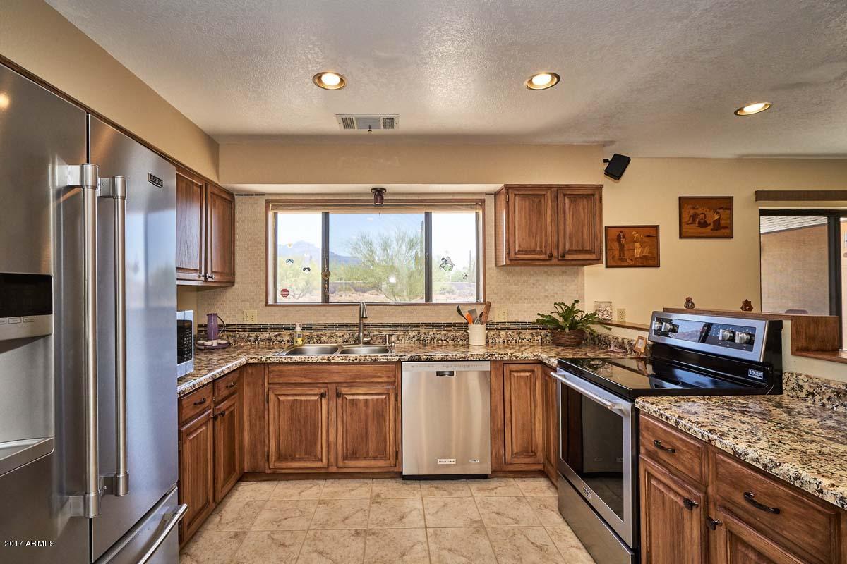 2209 South Sixshooter Road Apache Junction, AZ 85119 - Photo 12 of 49 Kitchen2