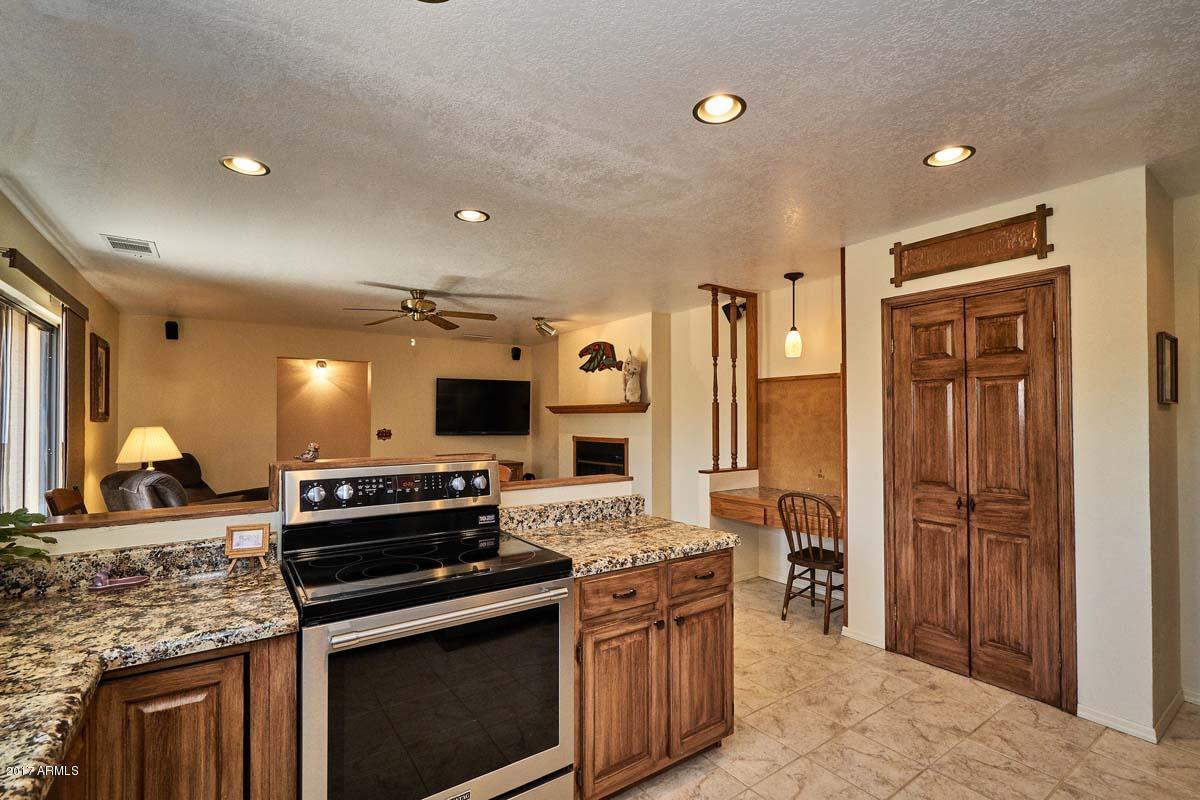2209 South Sixshooter Road Apache Junction, AZ 85119 - Photo 16 of 49 Kitchen3