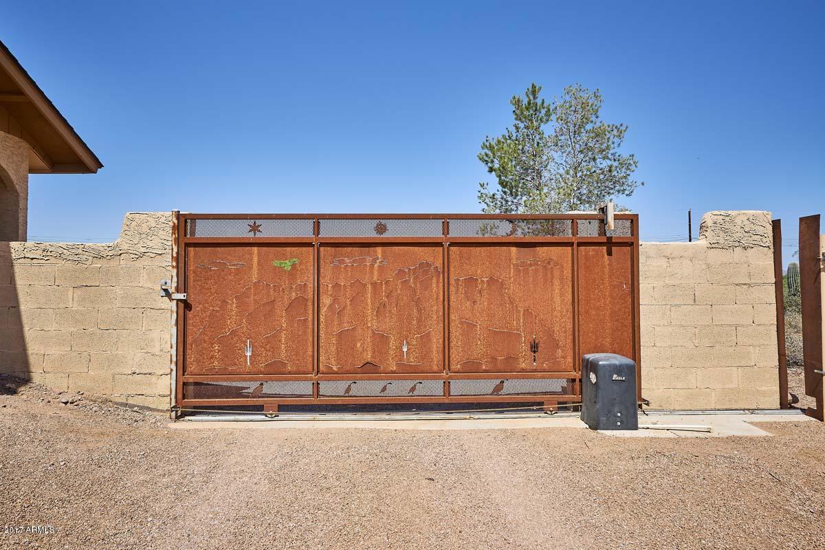 2209 South Sixshooter Road Apache Junction, AZ 85119 - Photo 39 of 49 Gated Entry-Electric