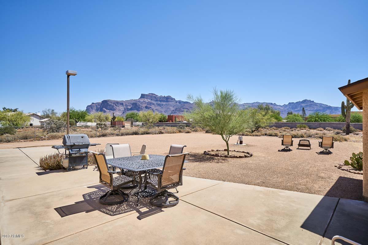 2209 South Sixshooter Road Apache Junction, AZ 85119 - Photo 43 of 49 Extended Patio