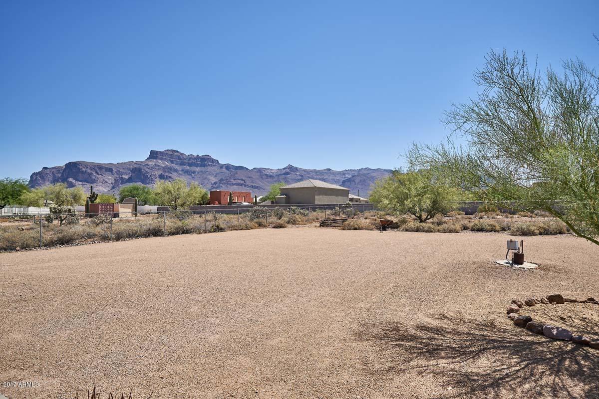 2209 South Sixshooter Road Apache Junction, AZ 85119 - Photo 44 of 49 Backyard-Mountain Views3