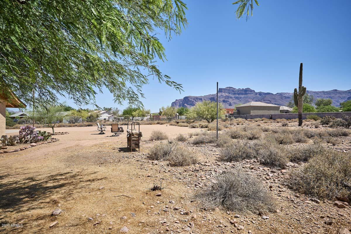 2209 South Sixshooter Road Apache Junction, AZ 85119 - Photo 48 of 49 Backyard4