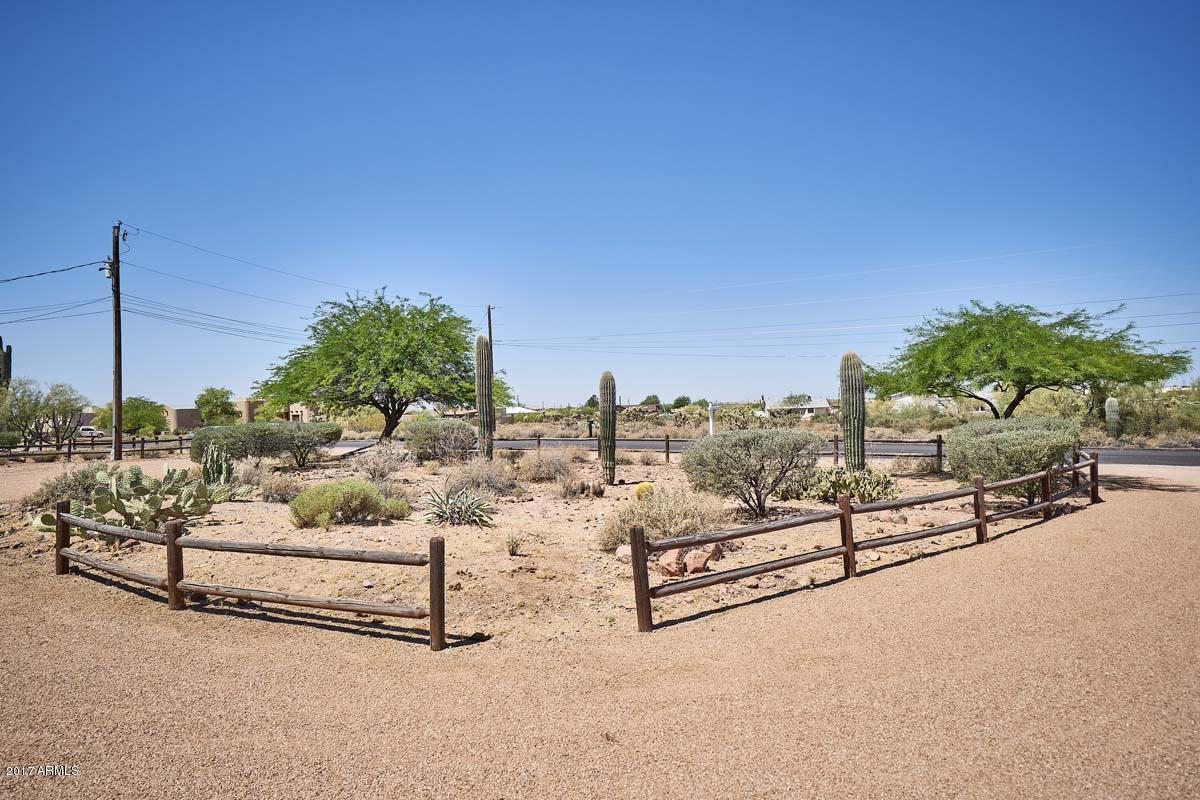 2209 South Sixshooter Road Apache Junction, AZ 85119 - Photo 8 of 49 Front-Cactus Garden