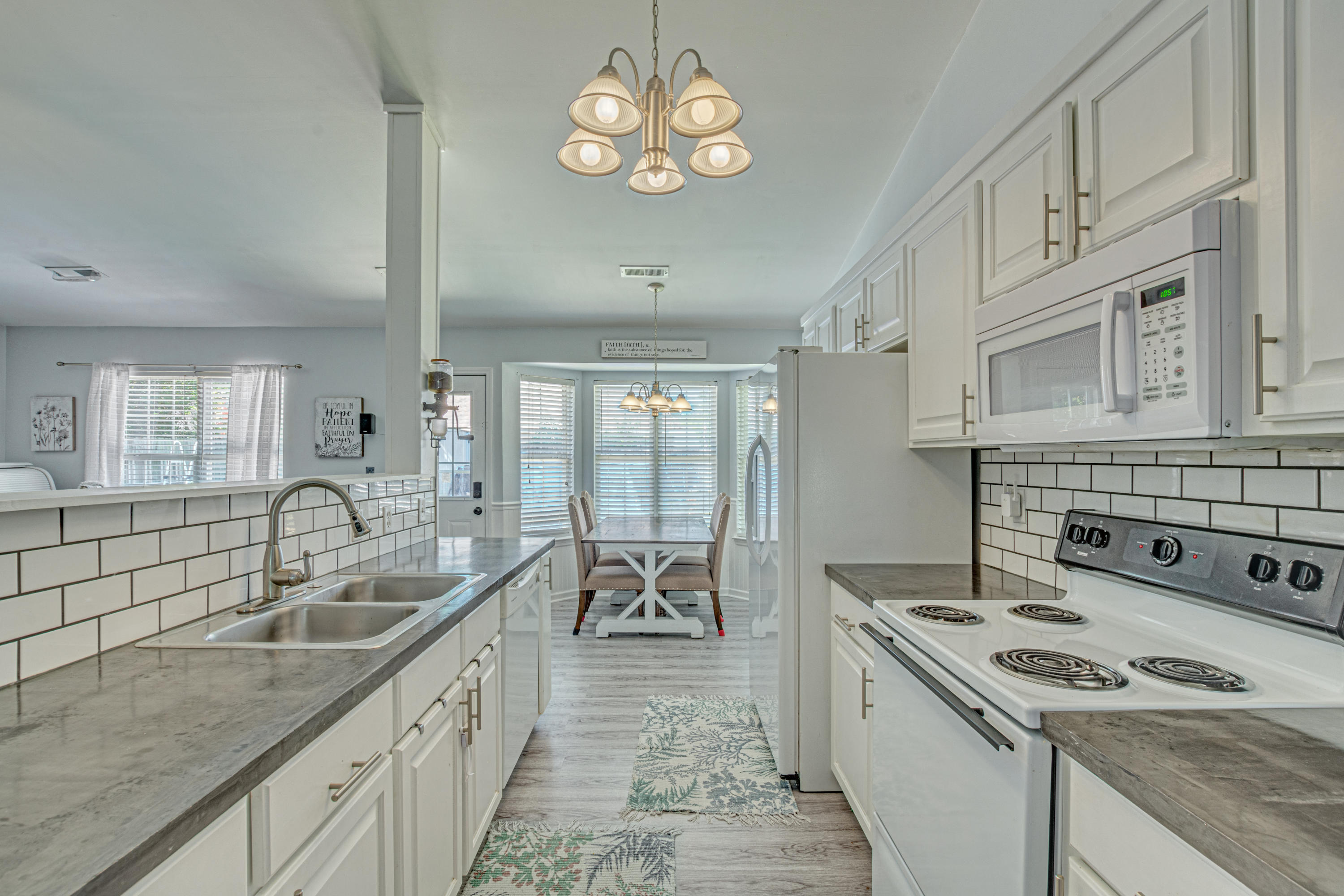 115 Cambridge Road Summerville, SC 29486 - Photo 11 of 28 10