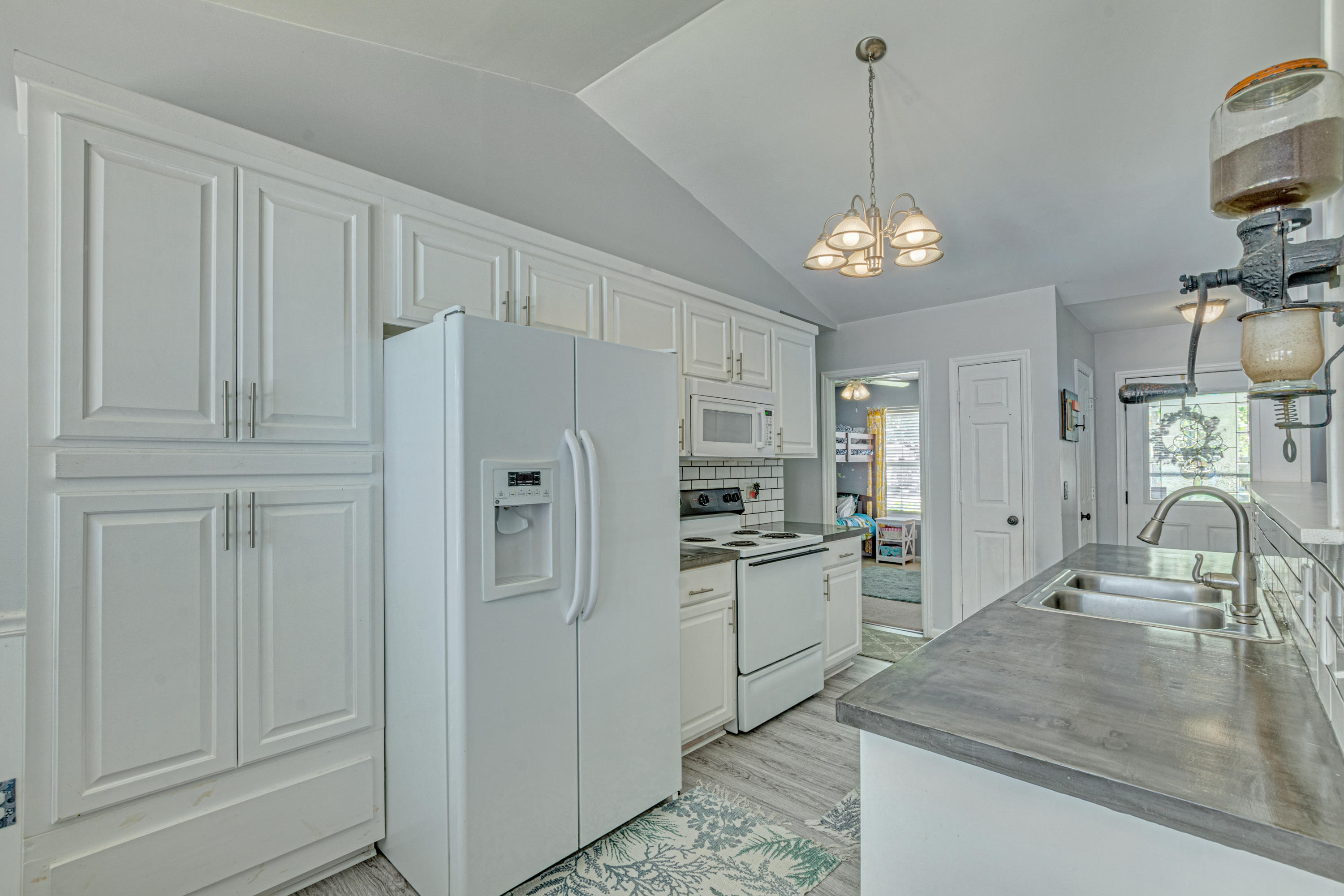 115 Cambridge Road Summerville, SC 29486 - Photo 12 of 28 11