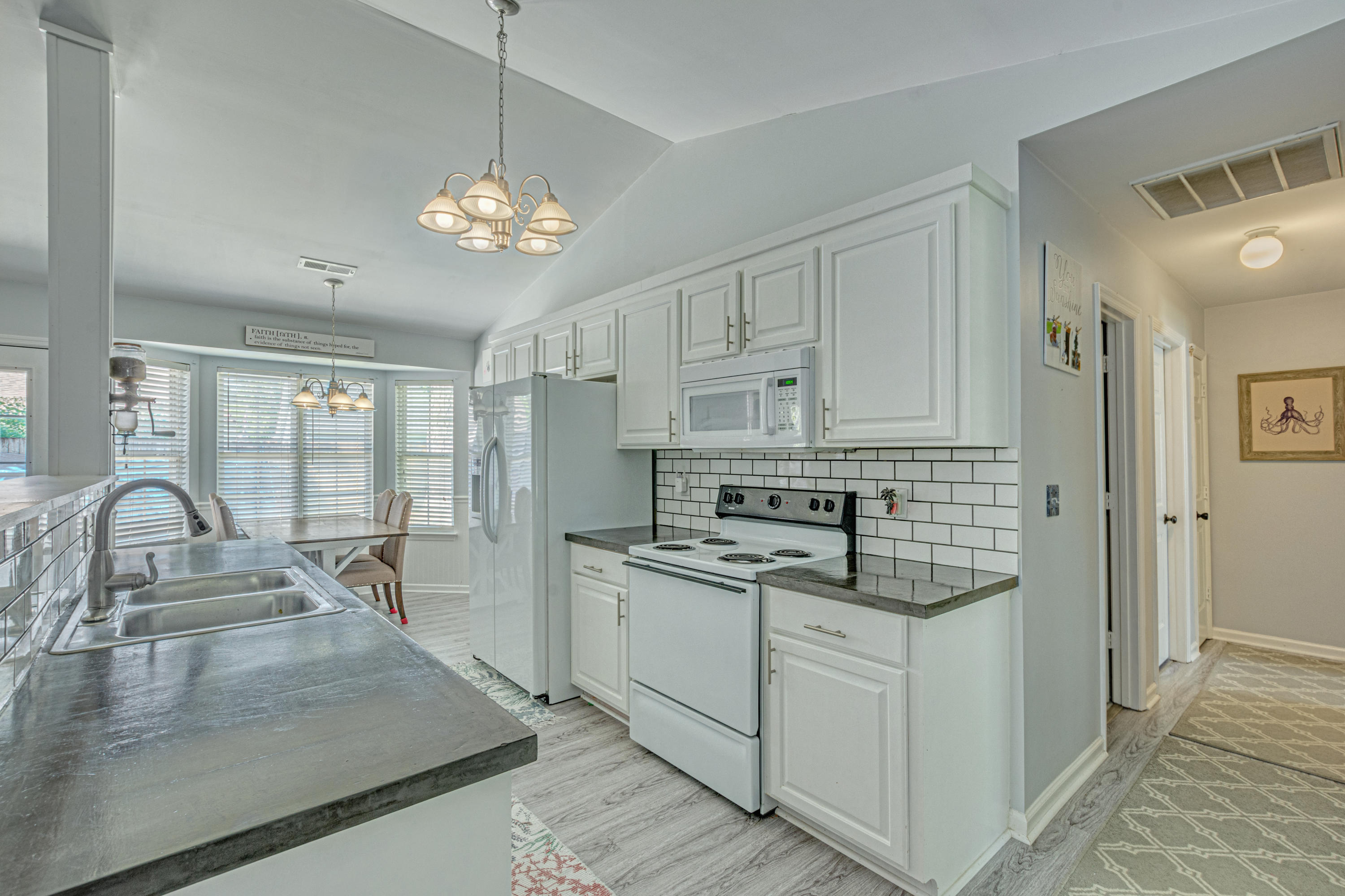 115 Cambridge Road Summerville, SC 29486 - Photo 10 of 28 8