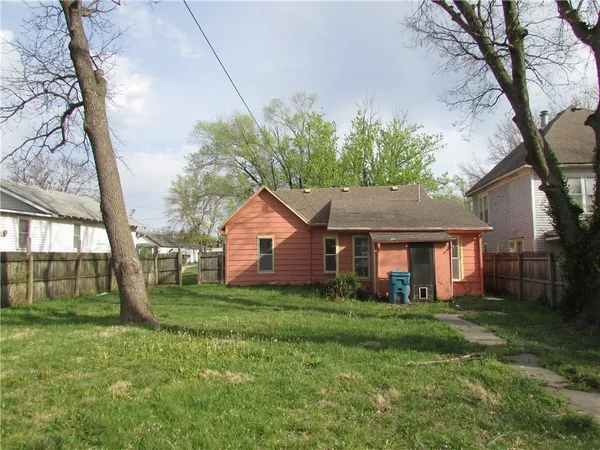 $56,000 | 517 Lincoln Avenue, Osawatomie, KS 66064