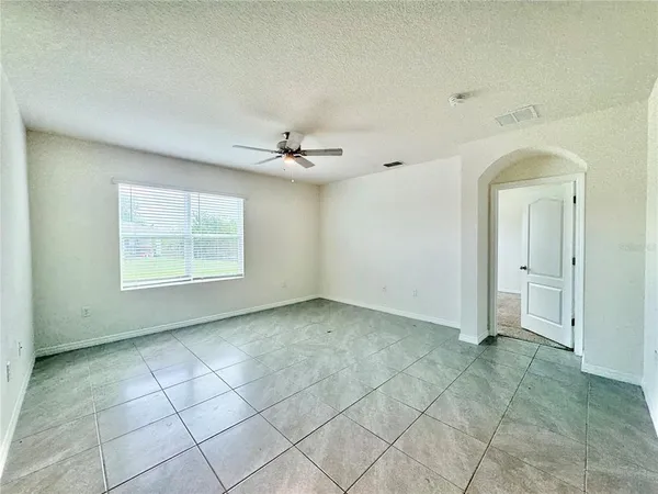 $2,000 | 632 Autumn Stream Drive, Auburndale, FL 33823