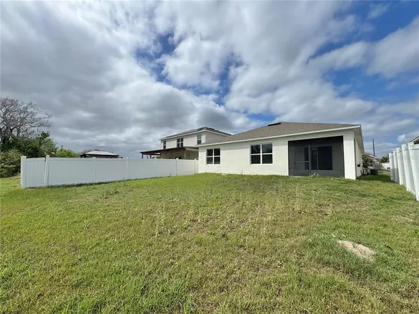 $2,000 | 632 Autumn Stream Drive, Auburndale, FL 33823