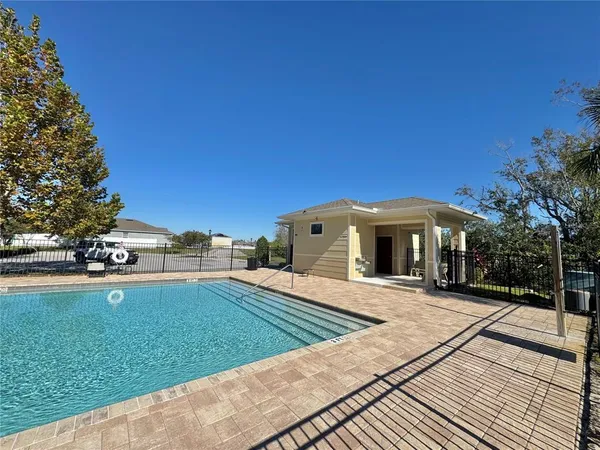 $2,000 | 632 Autumn Stream Drive, Auburndale, FL 33823