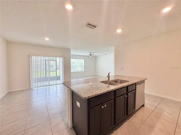 $2,000 | 632 Autumn Stream Drive, Auburndale, FL 33823