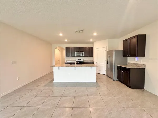 $2,000 | 632 Autumn Stream Drive, Auburndale, FL 33823