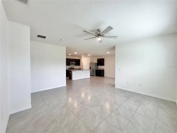 $2,000 | 632 Autumn Stream Drive, Auburndale, FL 33823