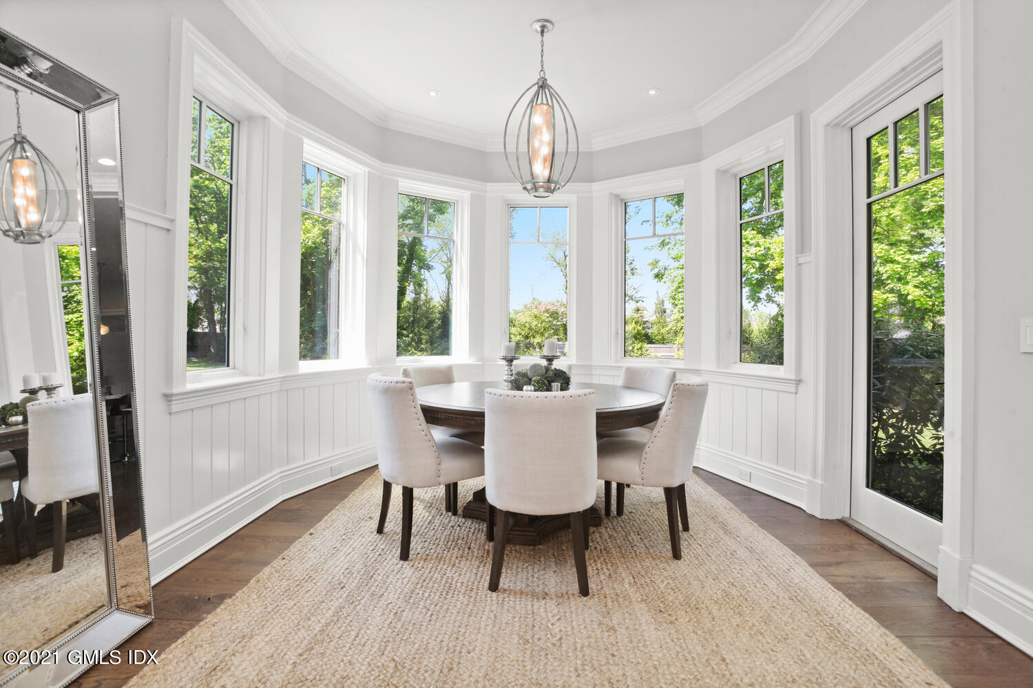 85 Indian Head Road Riverside, CT 06878 - Photo 8 of 16 85 Indian Head Rd Greenwich CT-large-005