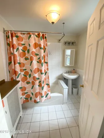 $4,200 | 6 Sherman Avenue, Unit 1, Greenwich, CT 06830