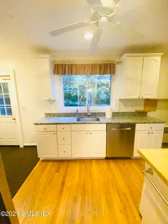 $4,200 | 6 Sherman Avenue, Unit 1, Greenwich, CT 06830