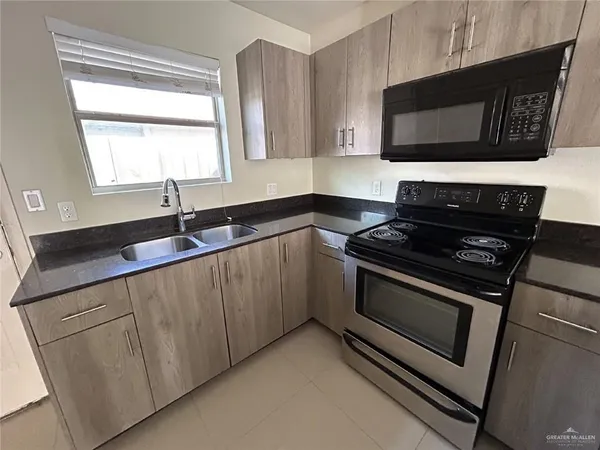$925 | 1207 Upas Drive, Unit 3, Edinburg, TX 78541